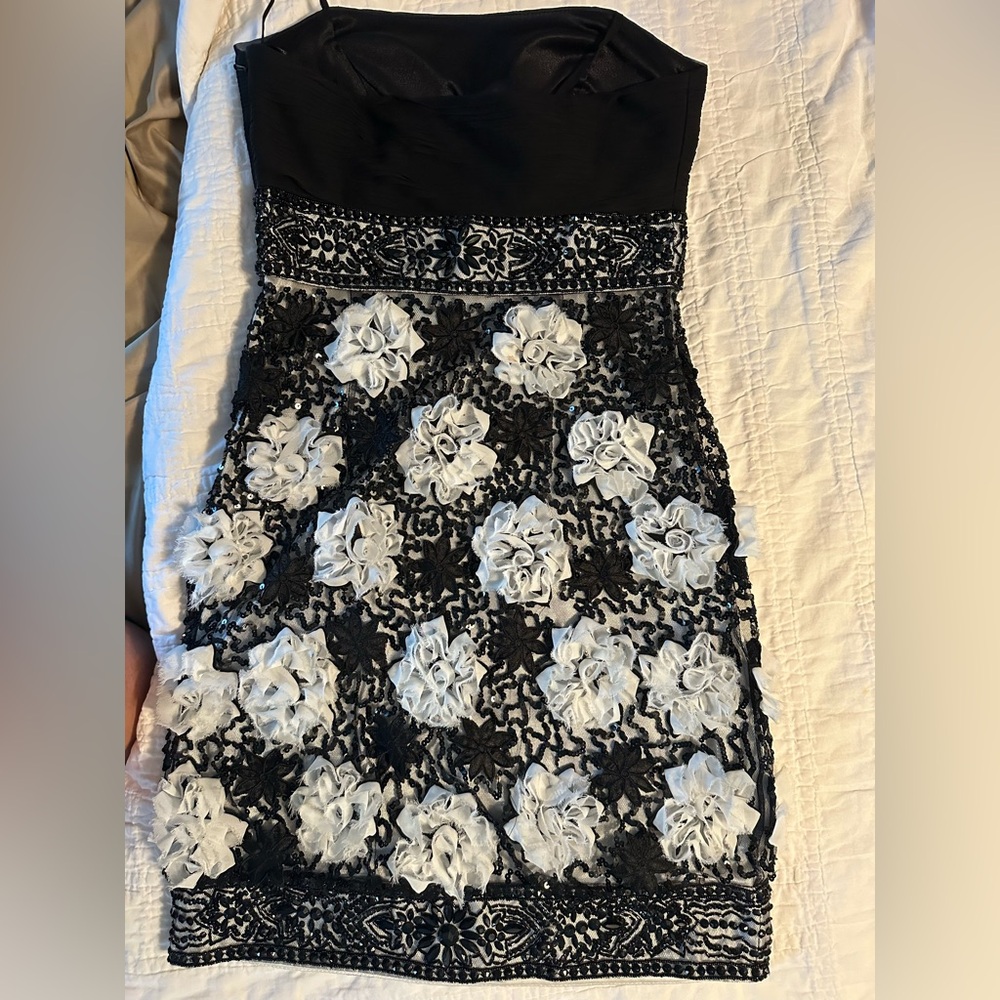 Sue Wong Nocturne Black and White Floral Beaded Strapless Floral Dress